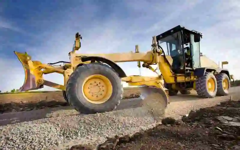 Motoniveladora para nivelación y perfilado de terreno